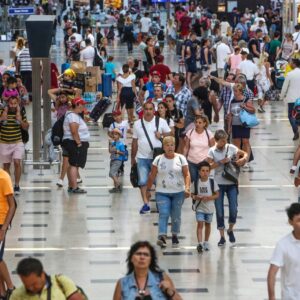 antalya havalimaninda ucak ve yolcu trafigi rekoru Uri67LQK