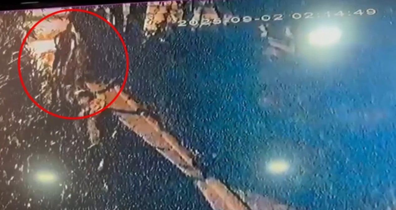 diyarbakirda silahli kavgada yoldan gecen genc oldu b2OK7VrN