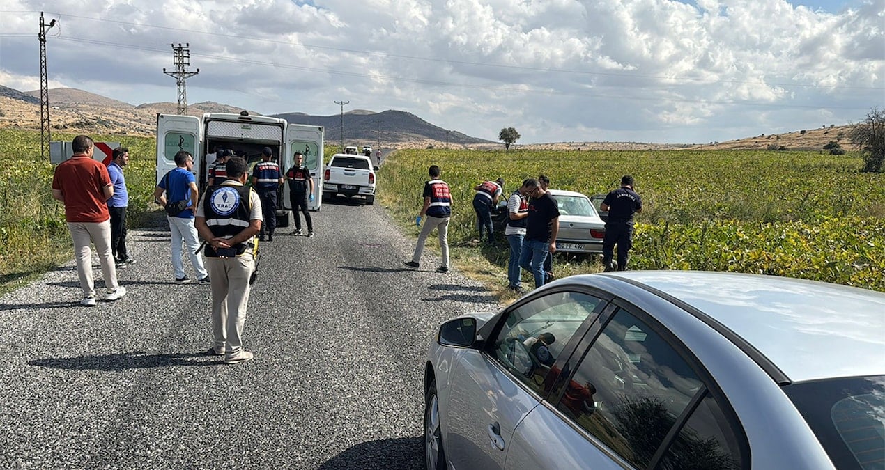 kanli infaz aracin onunu kestiler iki kardesi katlettiler CprWBBRp