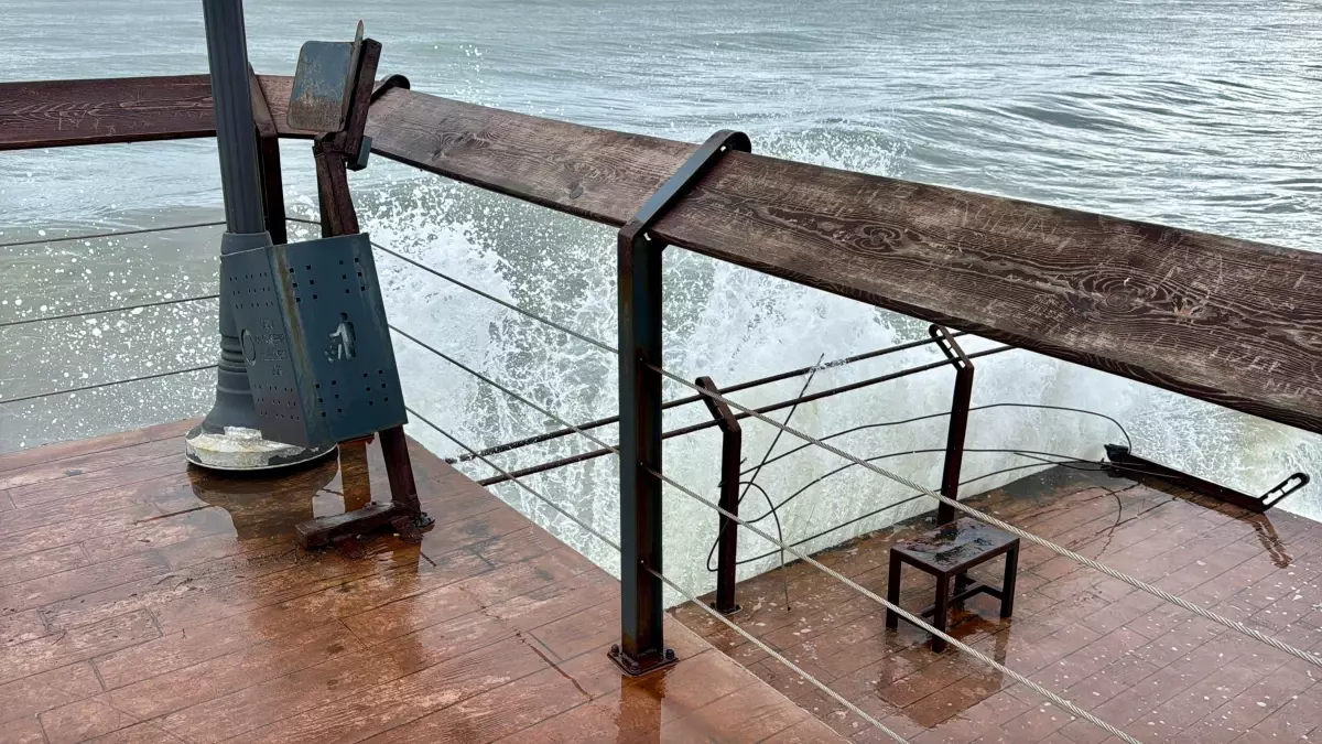 orduda kuvvetli ruzgar dalgalari 5 metreye ulasti diVCMlwE