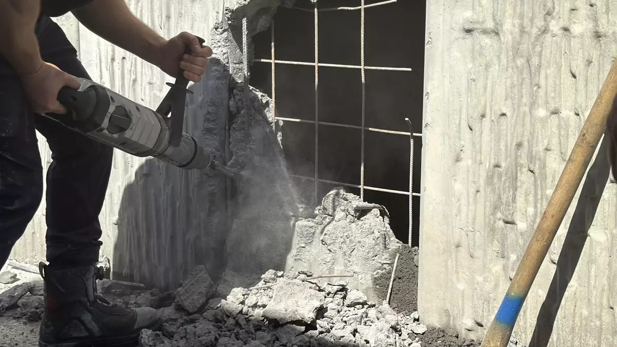 beyoglunda mahsur kalan kisi 6 saatte kurtarildi cFczqm7n