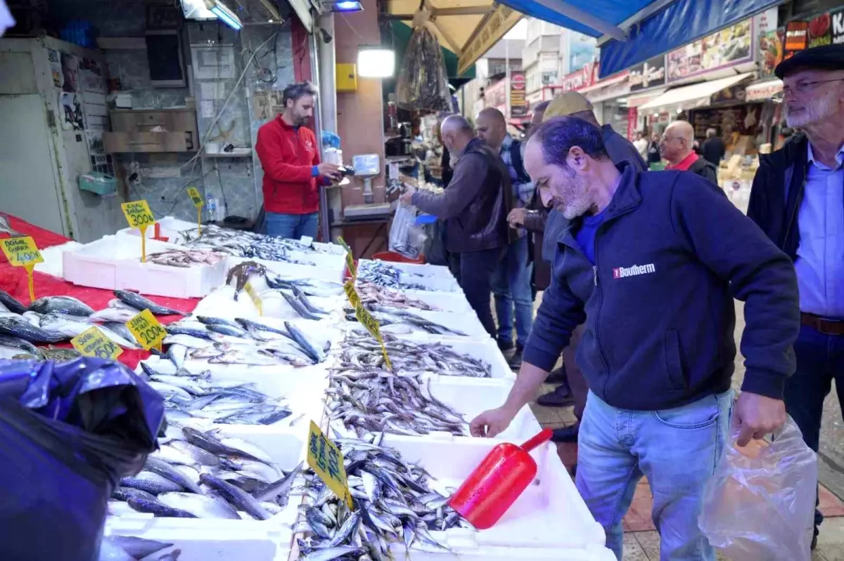 hamsi fiyatlari duserken ilgi azaldi BZ3Bx8D2.jpg