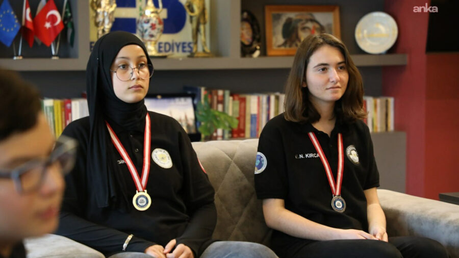 Edremit Anadolu İmam Hatip Lisesi Öğrencilerinden Uluslararası Robot Yarışmasında Şampiyonluk