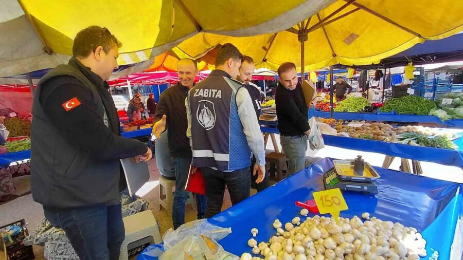 Mudurnu’da Zabıta Ekipleri Pazar Tezgahlarında Denetim Gerçekleştirdi