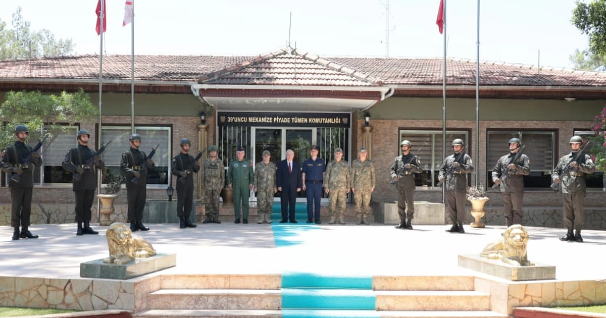 Bakan gulerden kktcdeki 39uncu mekanize piyade tumen komutanligina ziyaret L62JRXkM