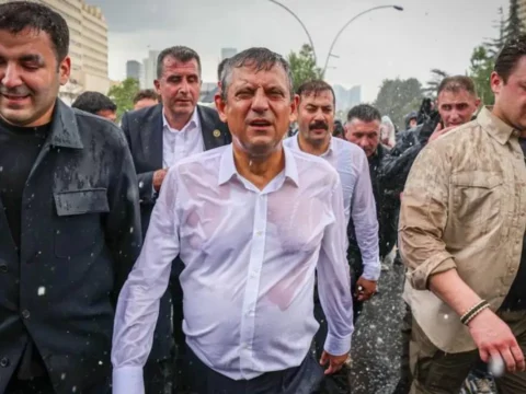 Chpde kritik hafta ozgur ozelin yeni parti takvimi netlesti LA52AWdN